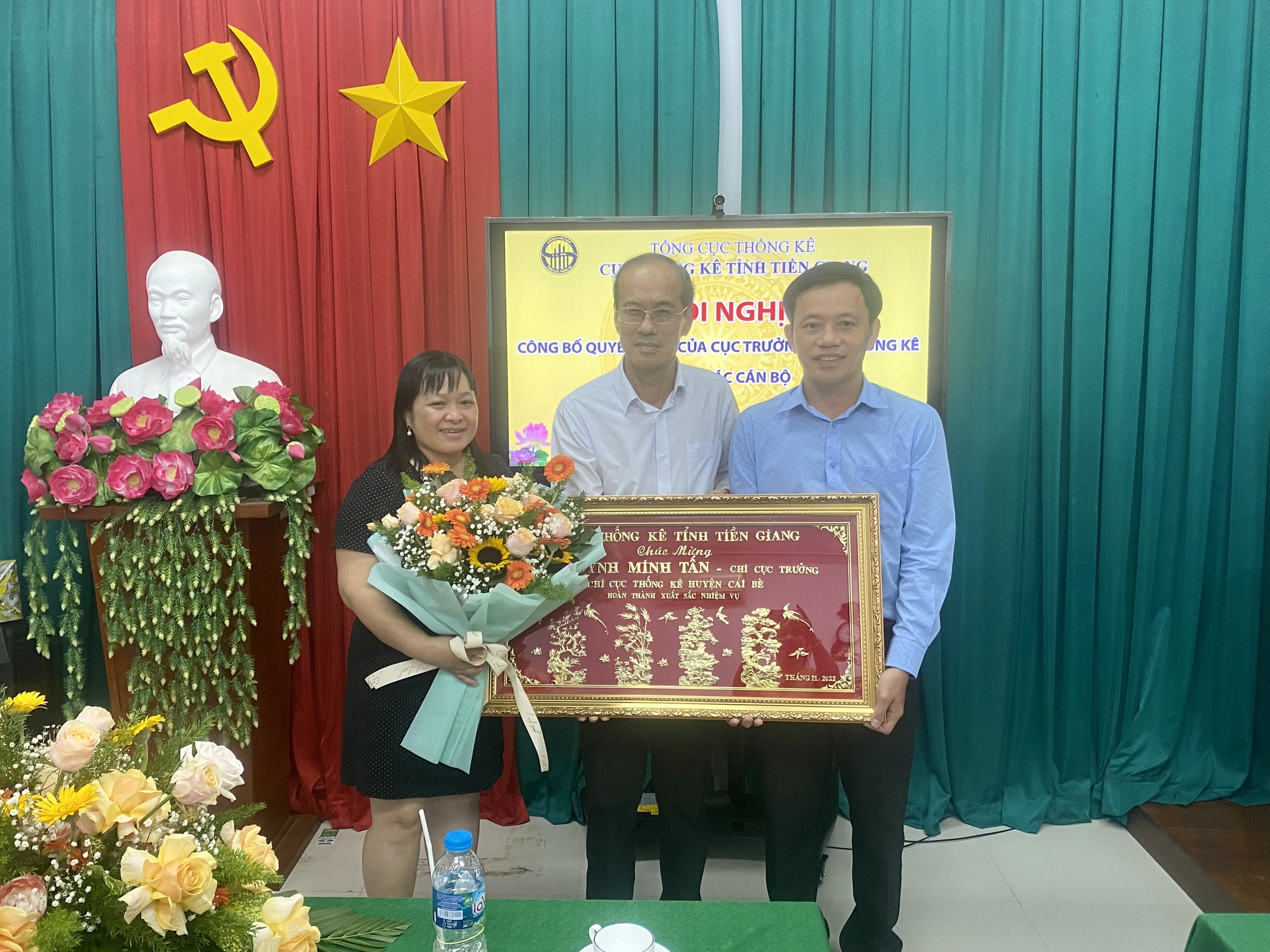 Họp mặt chúc mừng đồng chí Huỳnh Minh Tấn về nghỉ hưu theo chế độ từ ngày 01/12/2022